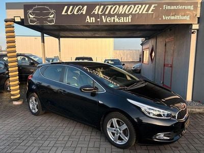 Gebraucht Kia Ceed DREAM-TEAM Edition 99 PS (72 kW) 2015 Schwarz Kleinwagen
