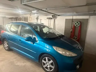 Gebraucht Peugeot 207 109 PS (80 kW) 2009 Blau Kombi