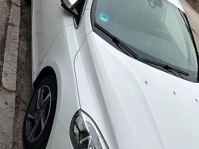 Gebraucht Volvo V40 R-Design 190 PS (139 kW) 2014 Weiß Kleinwagen