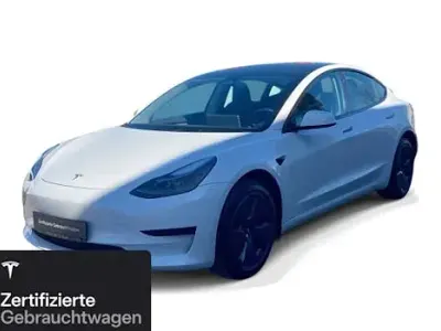 Begagnad Tesla Model 3 RWD 205 kW (279 HK) 2023 Vit Sedan