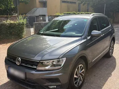 Gebraucht VW Tiguan Sound 150 PS (110 kW) 2017 Grau SUV