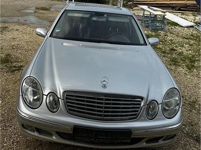 Mercedes E200