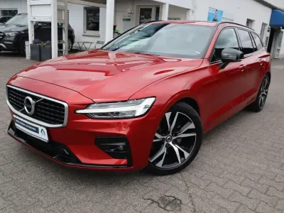 Gebraucht Volvo V60 R-Design 190 PS (139 kW) 2020 Fusion red Kombi