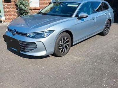 Second-hand VW Passat Business 150 CP (110 kW) 2025 Argintiu Break