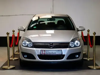 Gebraucht Opel Astra Edition+ 105 PS (77 kW) 2006 Silber Limousine