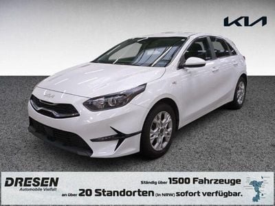 Gebraucht Kia Ceed Vision 140 PS (102 kW) 2025 Deluxeweiss met. (metallic) Kleinwagen
