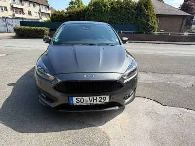 Gebraucht Ford Focus ST-Line 102 PS (75 kW) 2018 Grau Limousine