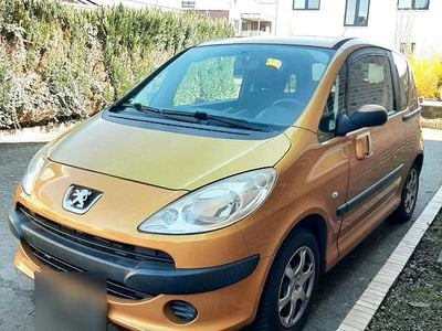 Usado Peugeot 1007 75 CV (55 kW) 2007 Amarillo Monovolumen