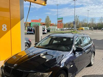 Gebraucht BMW 320 164 PS (120 kW) 2009 Blau Kombi