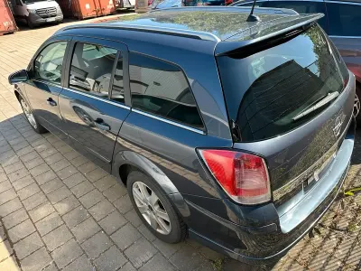 Gebraucht Opel Astra 140 PS (102 kW) 2006 Grau Kombi