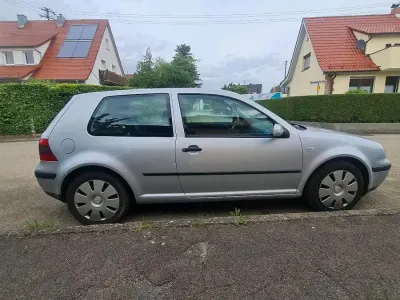 Gebraucht VW Golf 75 PS (55 kW) 2020 Grau Coupé