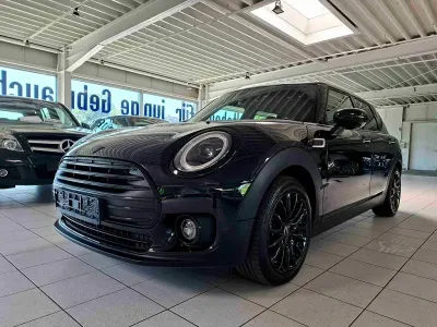 Gebraucht Mini Cooper Clubman 136 PS (100 kW) 2023 Midnight black metallic Kombi