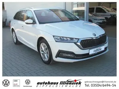Używany Skoda Octavia Style 150 KM (110 kW) 2022 Biały Kombi