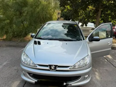 Gebraucht Peugeot 206 74 PS (54 kW) 2008 Grau Limousine