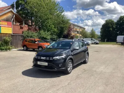 Używany Dacia Sandero Expression 101 KM (74 kW) 2023 Czarny Sedan/Limuzyna