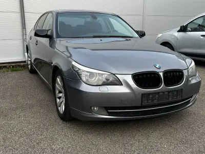 Gebraucht BMW 525 197 PS (144 kW) 2007 Grau Limousine