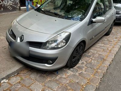 gebraucht Renault Clio III TÜV Neu