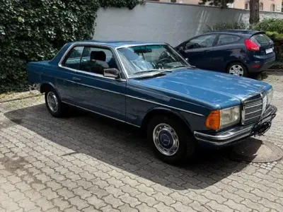 Gebraucht Mercedes 230 109 PS (80 kW) 1979 Blau Coupé