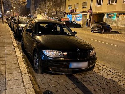 Gebraucht BMW 116 122 PS (89 kW) 2009 Schwarz Kleinwagen