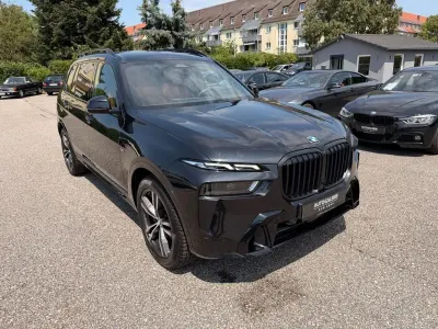 Gebraucht BMW X7 M Sport 352 PS (258 kW) 2022 Schwarz SUV