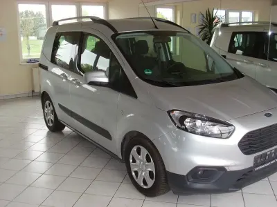 Gebraucht Ford Transit Trend 101 PS (74 kW) 2019 Silber Kombi