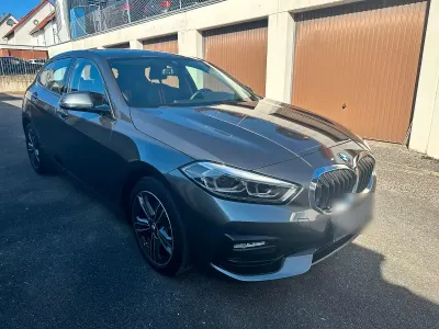 Gebraucht BMW 118 Sport Line 150 PS (110 kW) 2020 Grau Limousine