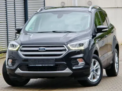 Gebraucht Ford Kuga Titanium 150 PS (110 kW) 2017 Schwarz SUV