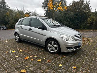 Usata Mercedes B180 109 CV (80 kW) 2006 Argento Monovolume
