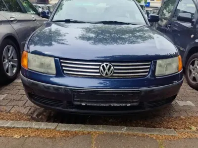 Usata VW Passat 101 CV (74 kW) 1997 Blu Berlina