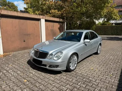 Gebraucht Mercedes E350 Avantgarde 272 PS (200 kW) 2006 Silber Limousine