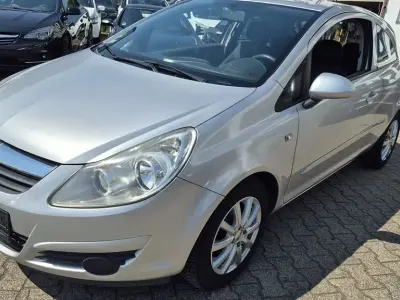 Gebraucht Opel Corsa Edition 90 PS (66 kW) 2007 Silber Kleinwagen