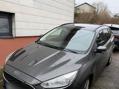 Gebraucht Ford Focus Business Edition 125 PS (91 kW) 2018 Grau Kombi