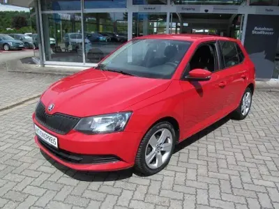 Gebraucht Skoda Fabia Cool Edition 90 PS (66 kW) 2016 Rot Kleinwagen