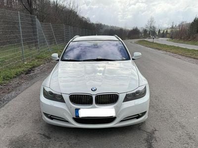 Gebraucht BMW 320 Sport Line 184 PS (135 kW) 2011 Weiß Kombi