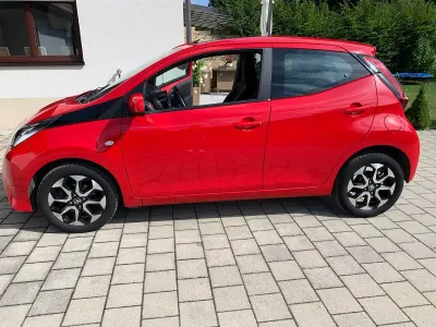 Gebraucht Toyota Aygo X-play 72 PS (52 kW) 2018 Rot Kleinwagen