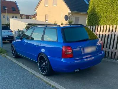 Usata Audi A4 110 CV (80 kW) 1996 Blu Station wagon