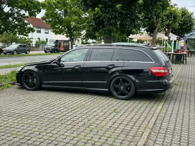 Gebraucht Mercedes E350 Avantgarde 265 PS (194 kW) 2012 Schwarz Limousine