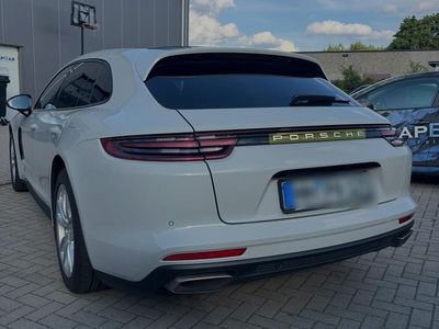 Porsche Panamera 4