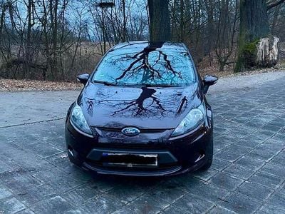 Violett Gebraucht 2009 Ford Fiesta Ambiente Limousine | 4.000 € (Fairer Preis)
