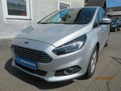 Gebraucht Ford S-MAX Titanium 179 PS (131 kW) 2017 Silber Van / Kleinbus