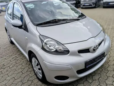 Gebraucht Toyota Aygo City 68 PS (50 kW) 2010 Grau Kleinwagen