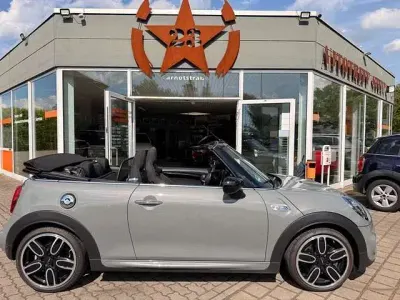 Gebraucht Mini Cooper S 178 PS (130 kW) 2021 Moonwalk grey Kleinwagen