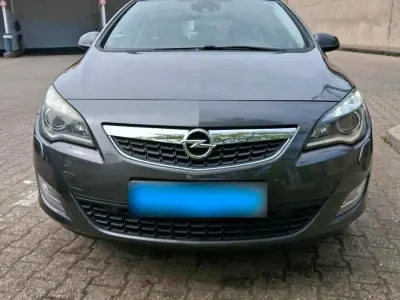 Occasion Opel Astra Sport 110 ch (80 kW) 2010 Gris Break