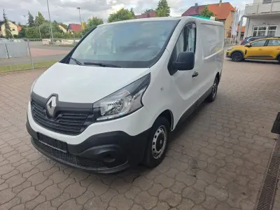 Gebraucht Renault Trafic 95 PS (69 kW) 2017 Weiß Van / Kleinbus