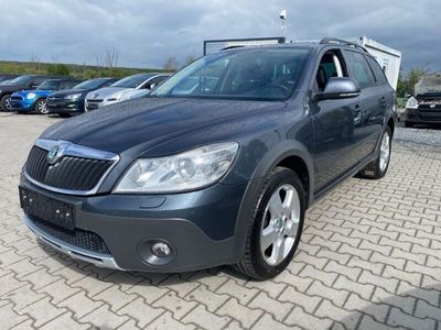 gebraucht Skoda Octavia 2.0 TDI 4x4 Scout Combi