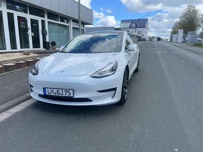 Second-hand Tesla Model 3 211 kW (287 CP) 2020 Alb Berlinǎ