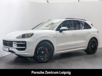 Usata Porsche Cayenne S E-Hybrid 519 CV (381 kW) 2024 Bianco SUV