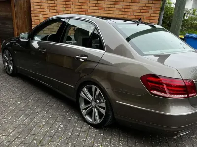 Gebraucht Mercedes E500 Elegance 387 PS (284 kW) 2008 Grau Limousine