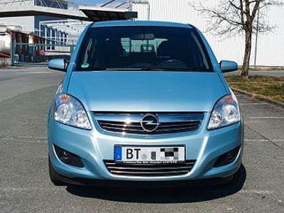 Blau Gebraucht 2009 Opel Zafira Van / Kleinbus | 3.300 € (Etwas zu teuer)