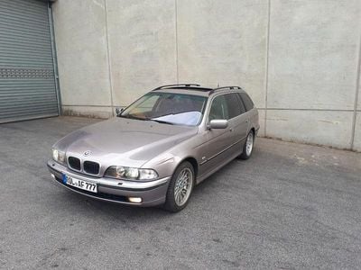 BMW 523